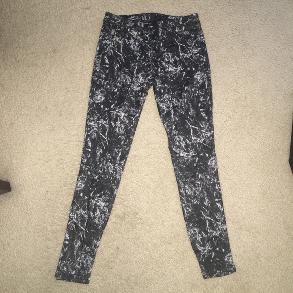 Xhilaration Bottoms Black And White Marble Patterned Leggings